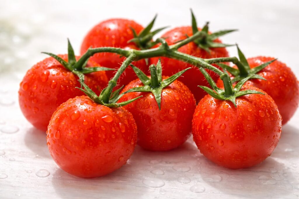 Hydrating foods for skin,
Skin hydration foods,
Best foods for glowing skin,
Natural skin hydration,
Water-rich foods for skin,
Benefits of drinking water for skin,
Best foods for glowing skin,
Natural skincare tips,
Fruits for skin hydration,
Foods for dry skin,
Diet for healthy skin,
Summer skincare diet,
Detox foods for clear skin,